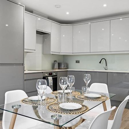 Star London Vivian Avenue 2-Bed Retreat With Garden Apartment The Hyde Bagian luar foto