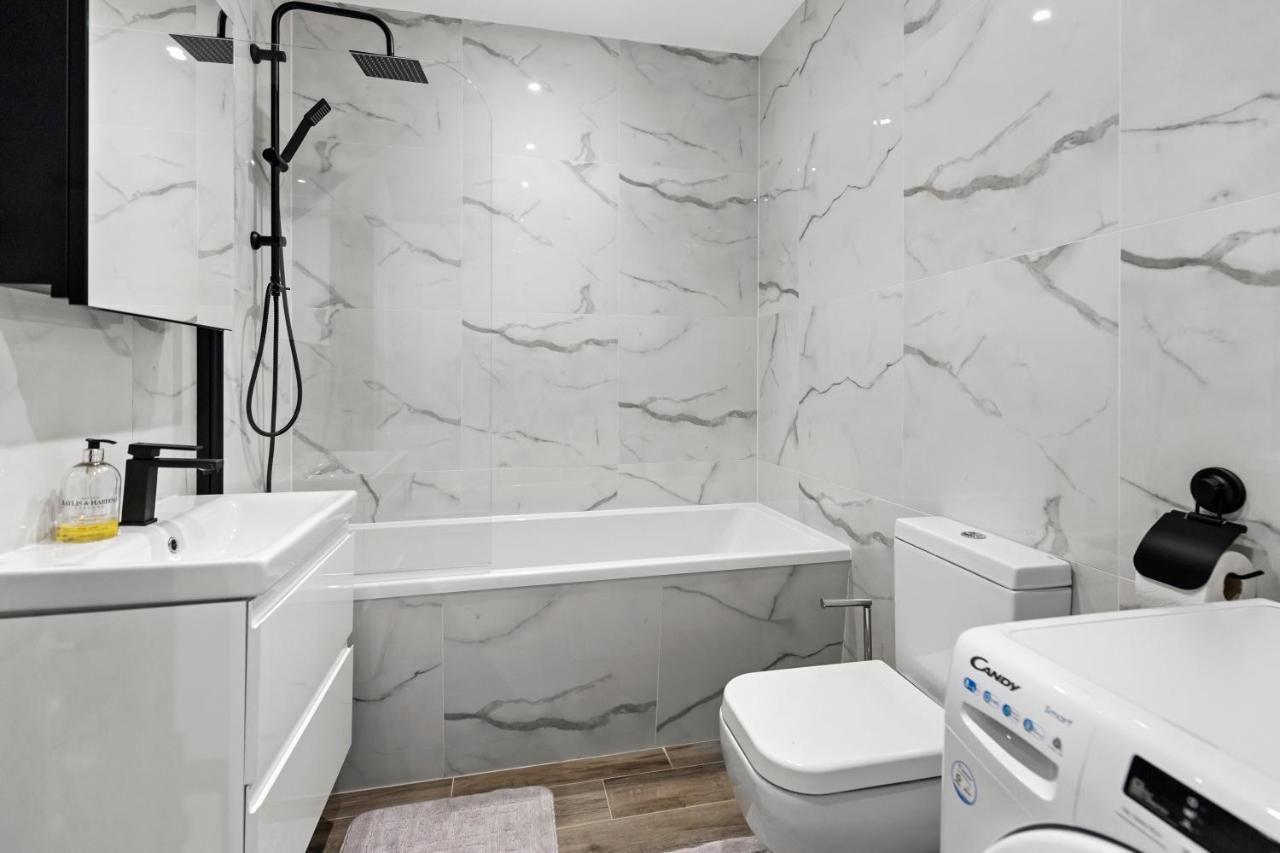 Star London Vivian Avenue 2-Bed Retreat With Garden Apartment The Hyde Bagian luar foto