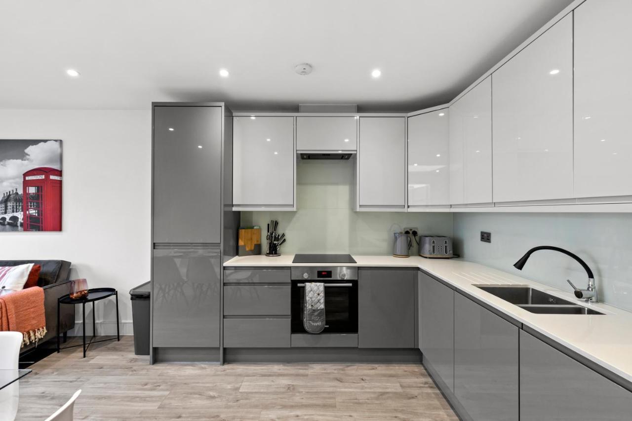 Star London Vivian Avenue 2-Bed Retreat With Garden Apartment The Hyde Bagian luar foto