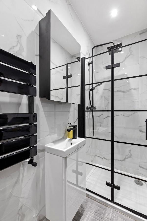 Star London Vivian Avenue 2-Bed Retreat With Garden Apartment The Hyde Bagian luar foto