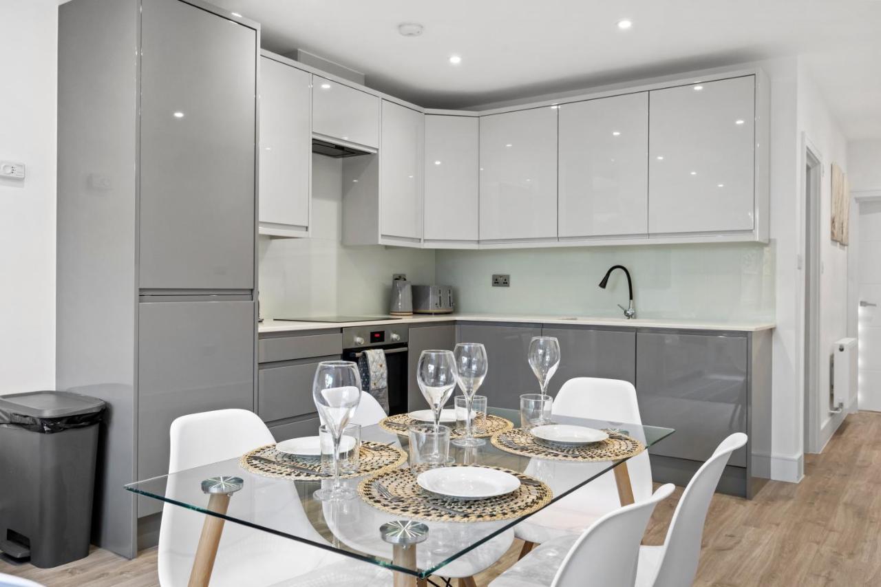 Star London Vivian Avenue 2-Bed Retreat With Garden Apartment The Hyde Bagian luar foto